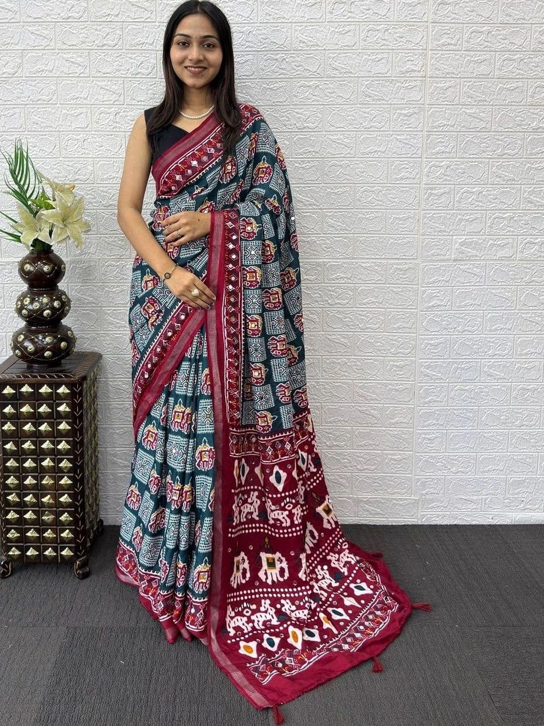 FABBRITY Embellished Mirror Work Pure Cotton Designer Saree - view 1