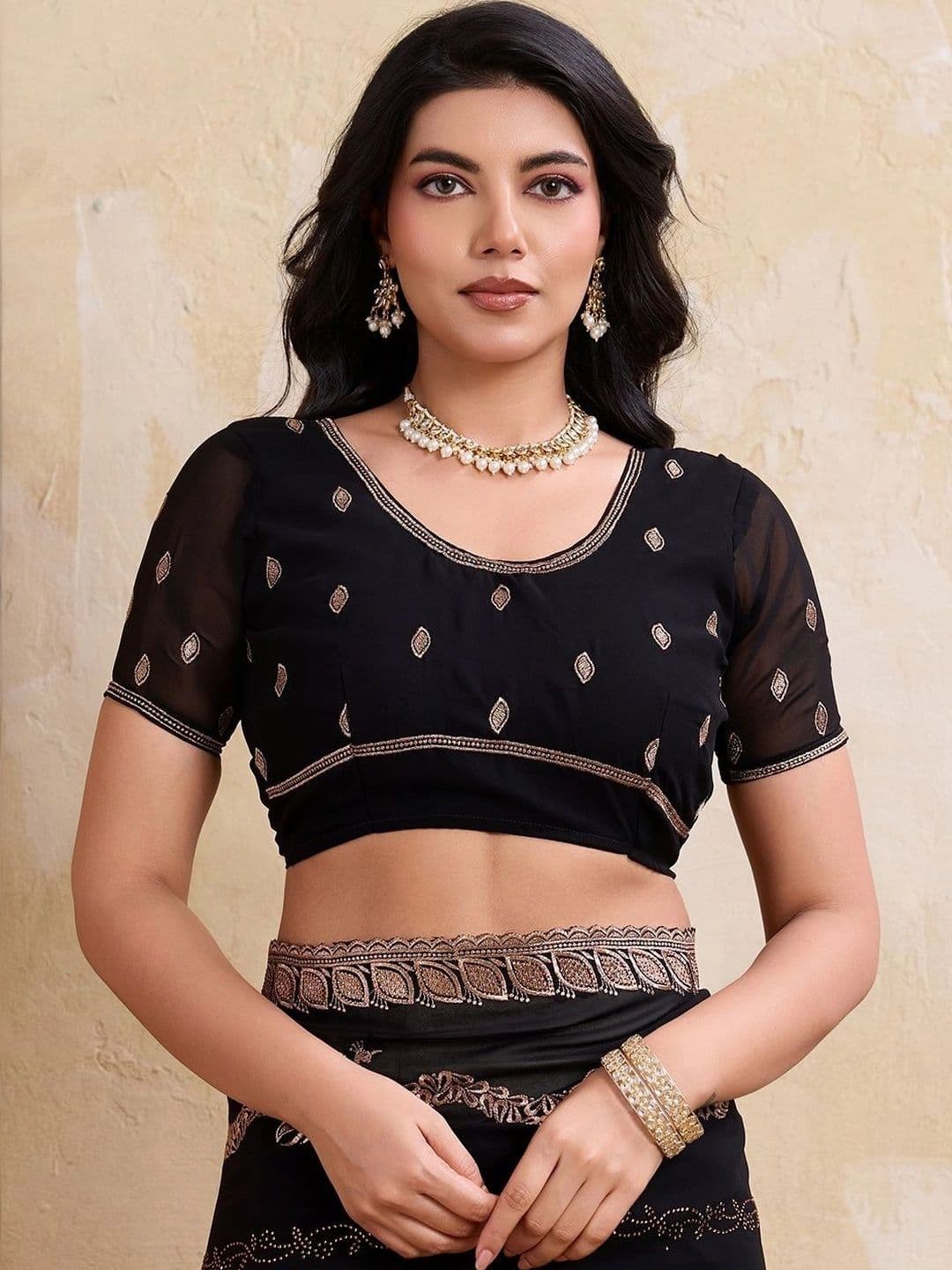 Leelavati Woven Design Embroidered Pure Chiffon Saree thumbnail 7