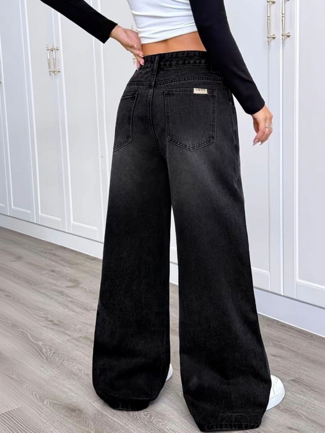 ESLITA Women High-Rise Light Fade Jeans thumbnail 4