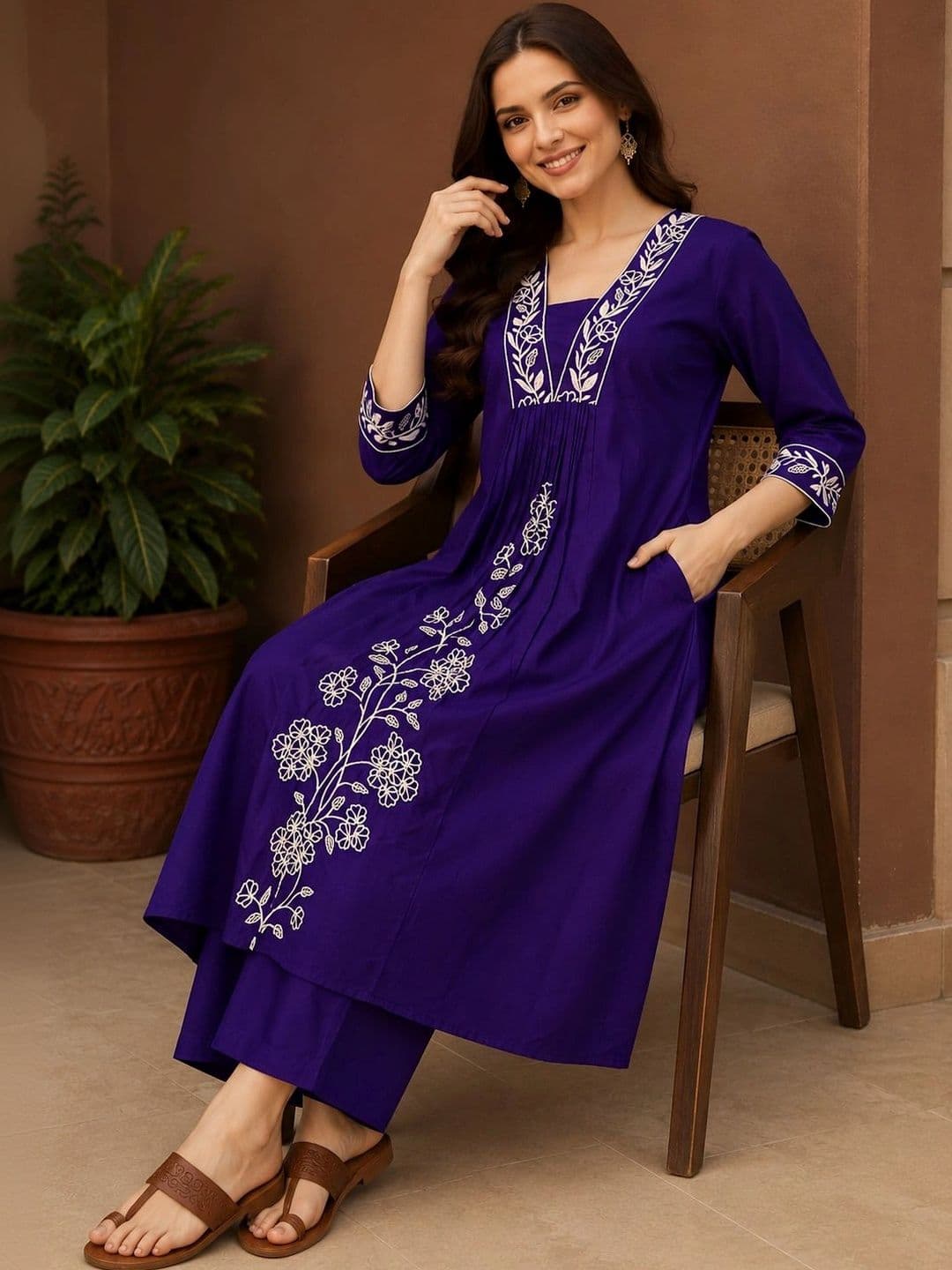 NEW ETHNIC 4 YOU Women Floral Embroidered Empire Thread Work Kurta with Palazzos thumbnail 4