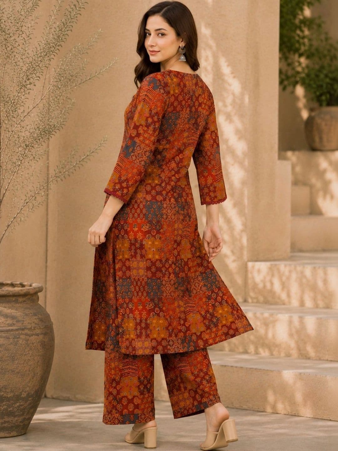 Tabeedah Women Ethnic Motifs Printed Regular Kurta with Palazzos thumbnail 2