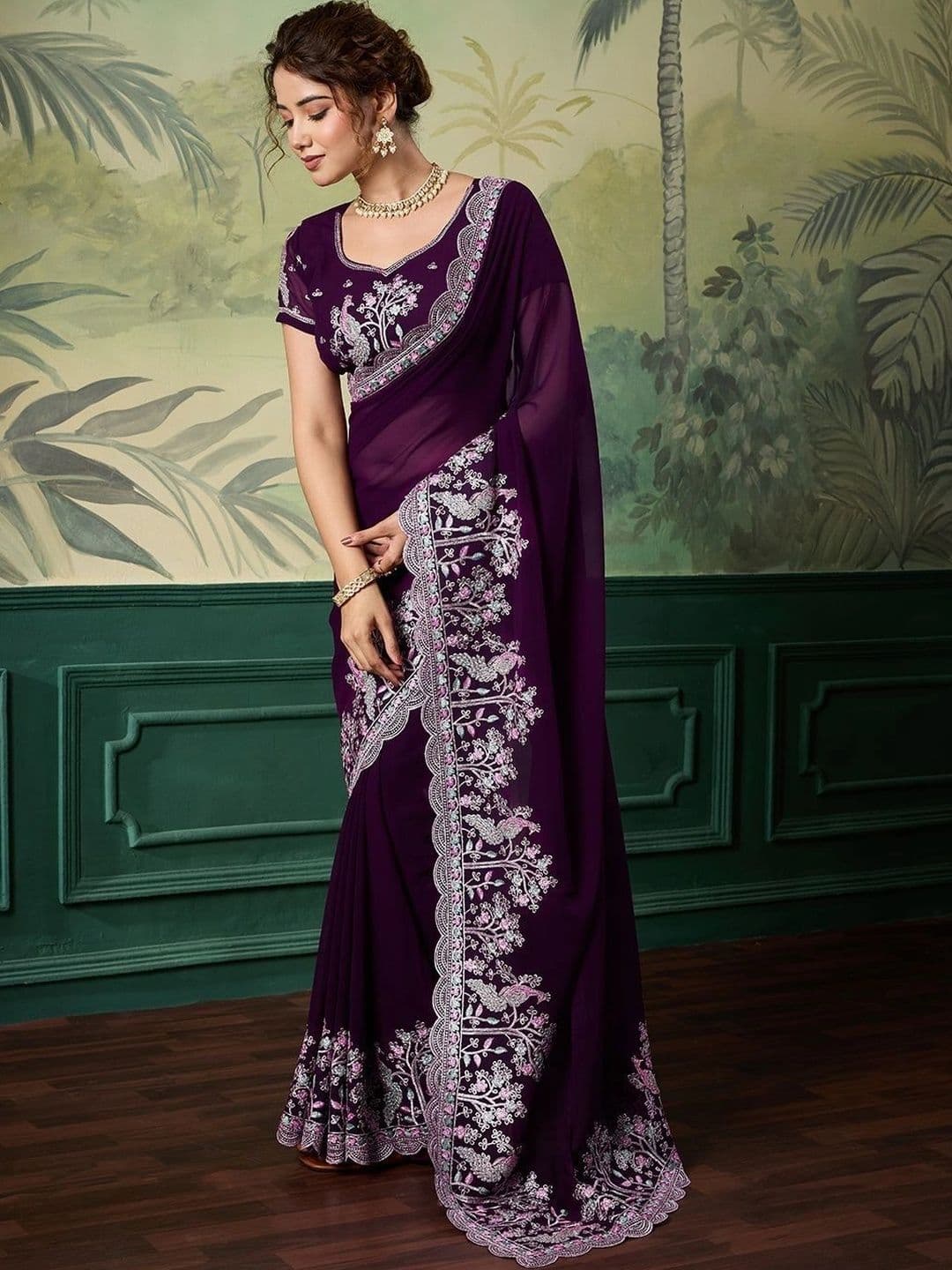 Leelavati Ethnic Motifs Embroidered Pure Chiffon Saree thumbnail 2
