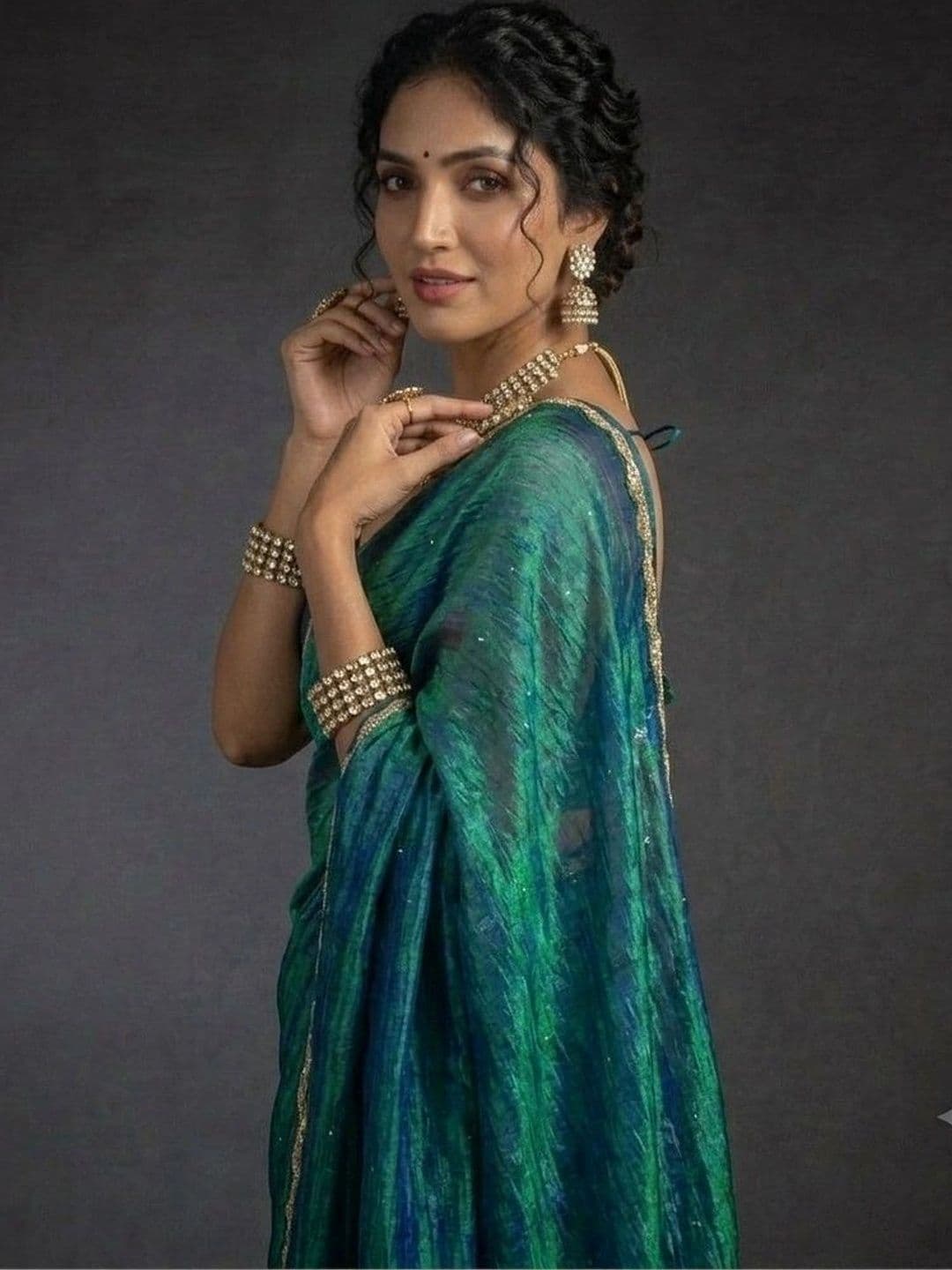 Akshmi Creation Supernet Saree thumbnail 4