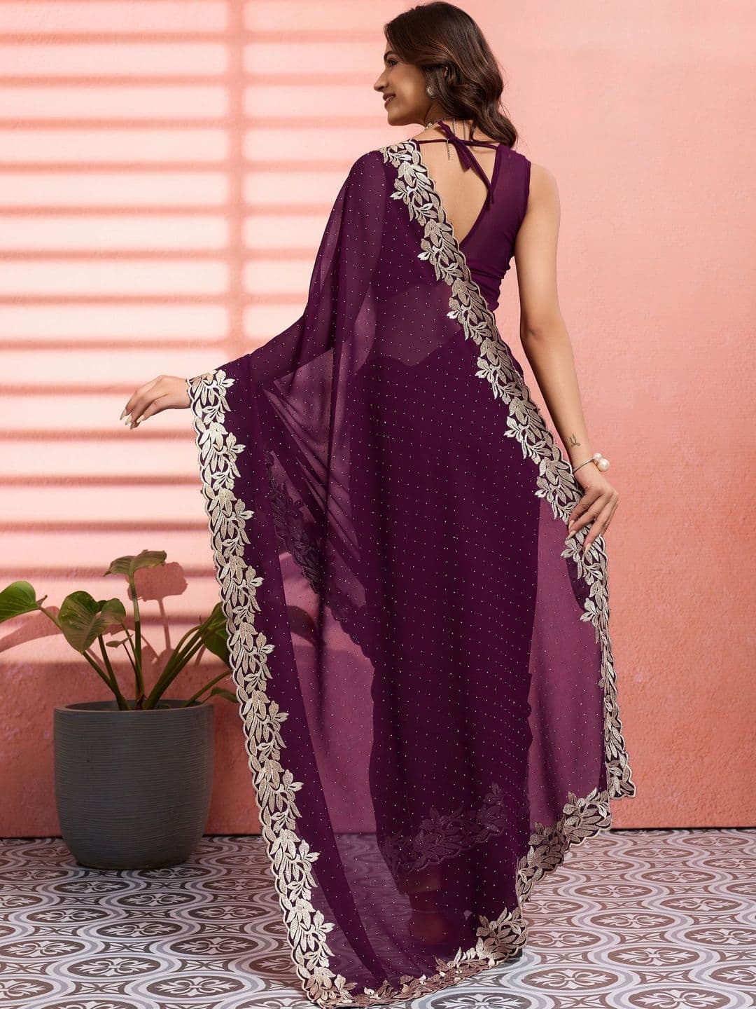 Leelavati Women Ethnic Motifs Pure Chiffon Saree thumbnail 6
