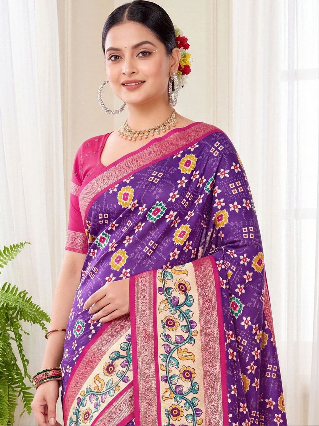 Anouk Ethnic Motifs Silk Blend Designer Patola Saree thumbnail 2