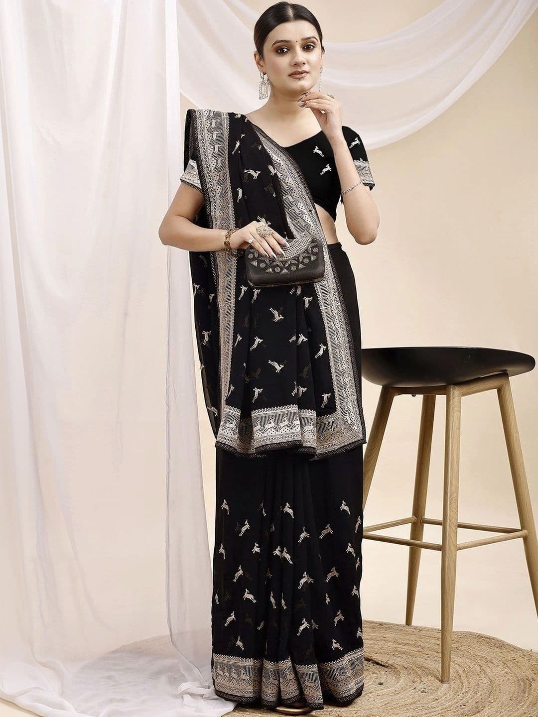 Leelavati Ethnic Motifs Embroidered Pure Georgette Saree - view 1