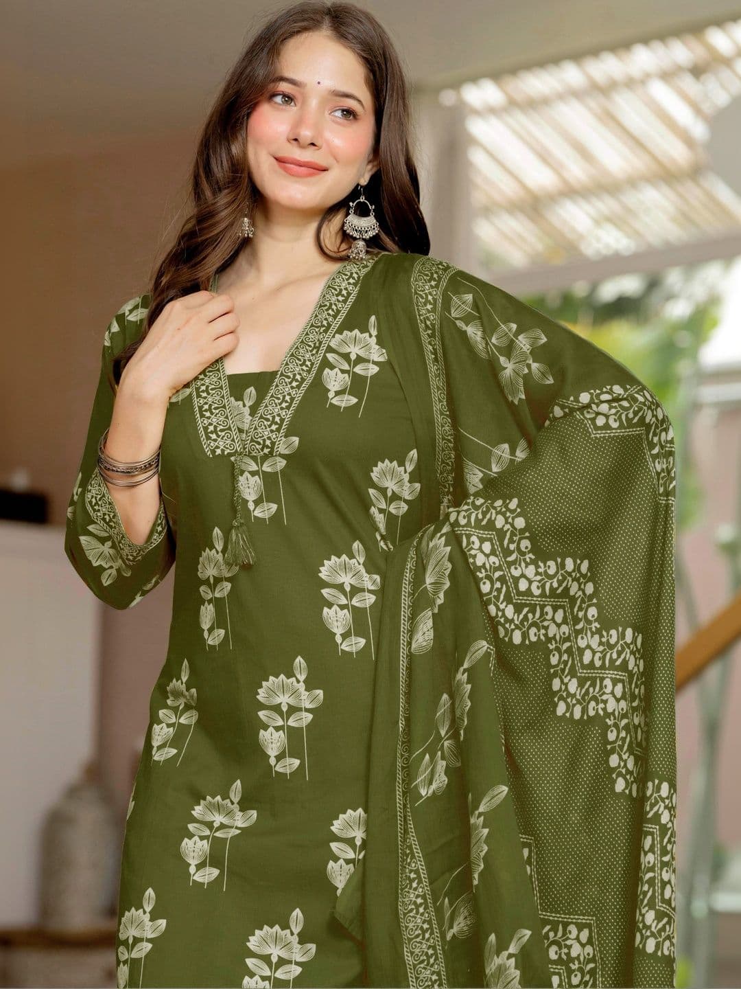 PARTHVI Women Floral Printed Regular Pure Cotton Kurta with Trousers & With Dupatta thumbnail 7