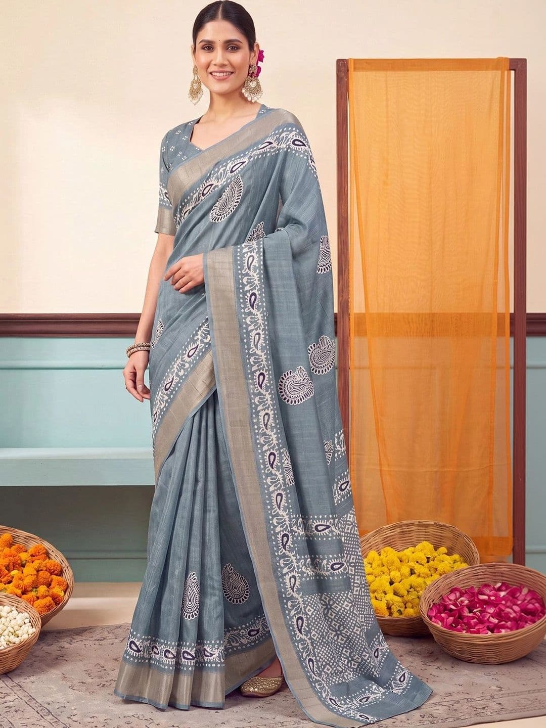 Anouk Batik Zari Silk Blend Designer Block Print Saree thumbnail 5