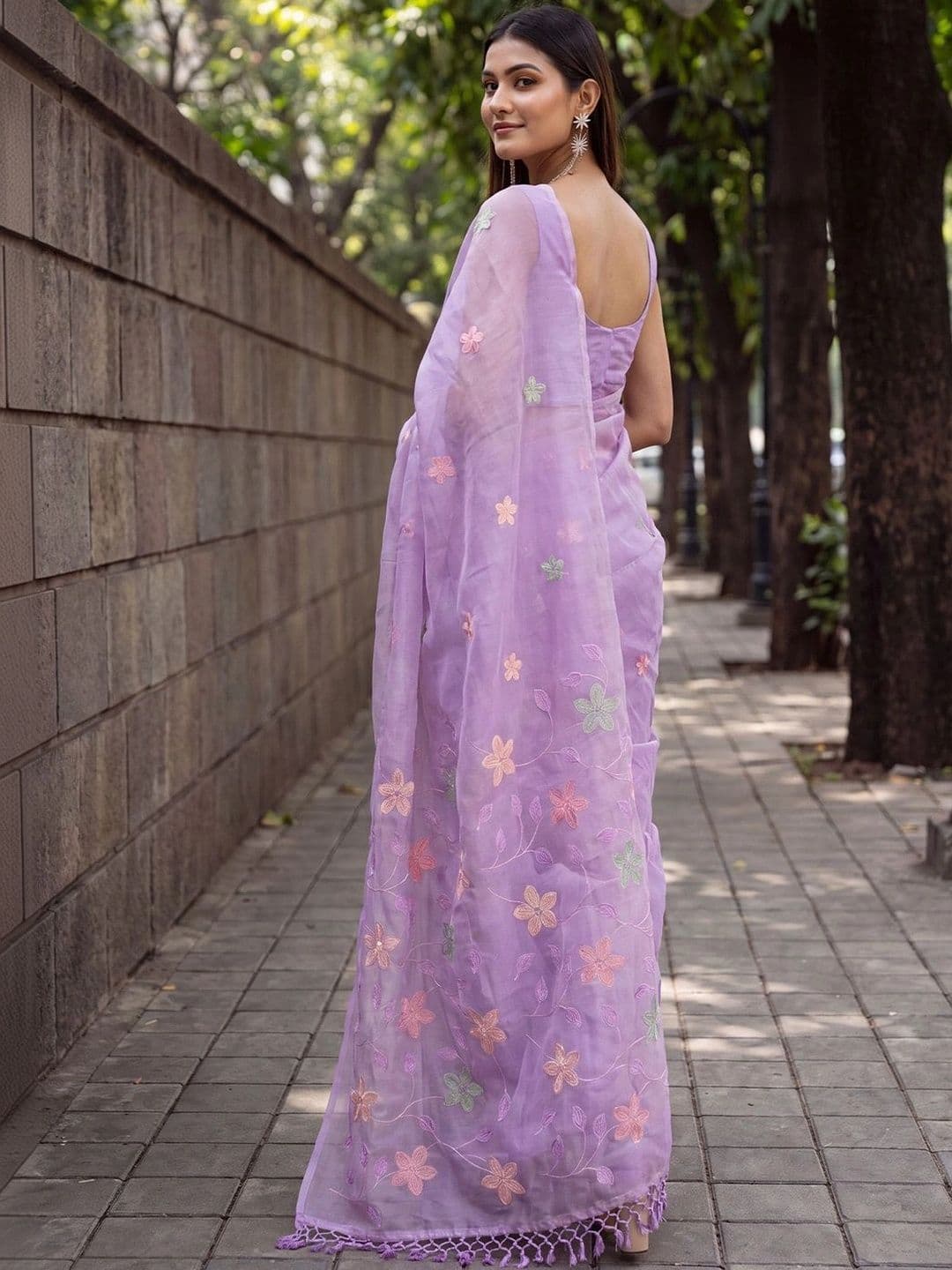 Sangria Floral Tissue Designer Saree thumbnail 7