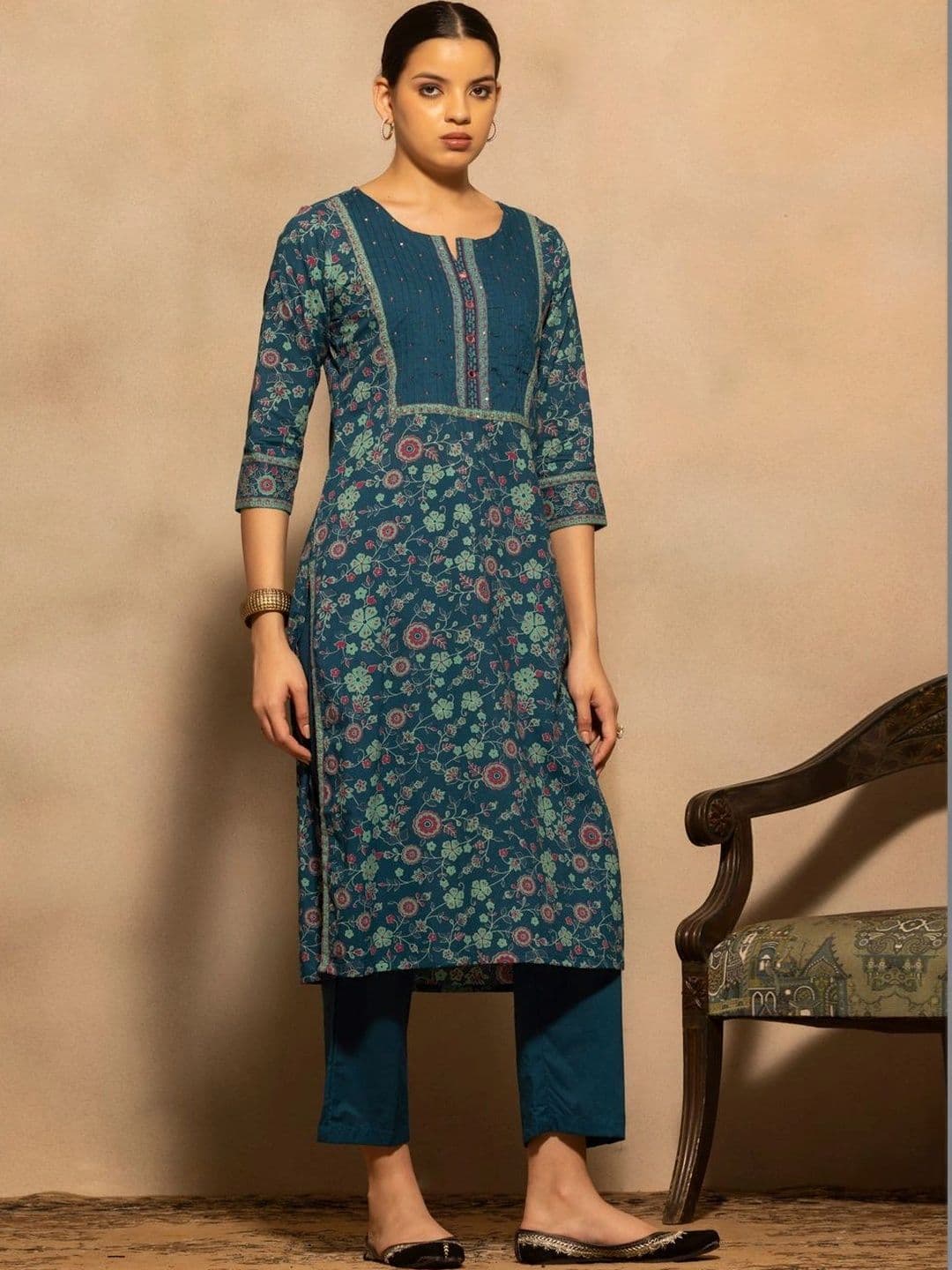 Sabhyata Women Floral Printed Regular Kurta with Trousers & With Dupatta thumbnail 3
