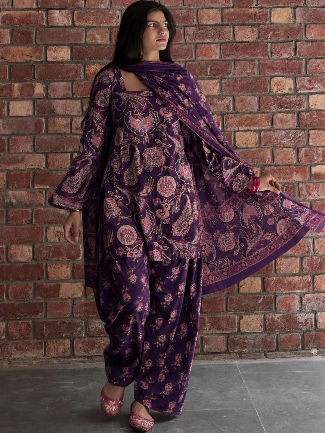 GoSriKi Women Ethnic Motifs Printed Regular Kurta with Patiala & With Dupatta thumbnail 5
