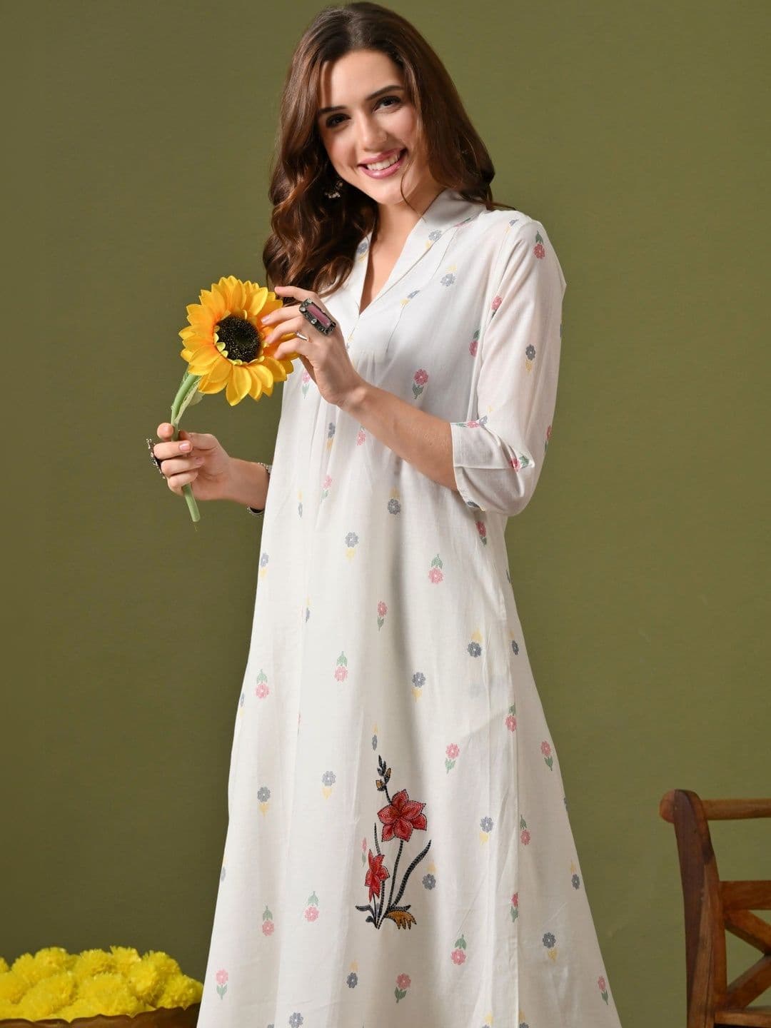 Anouk Rustic Women Floral Embroidered Thread Work Floral Kurta thumbnail 6