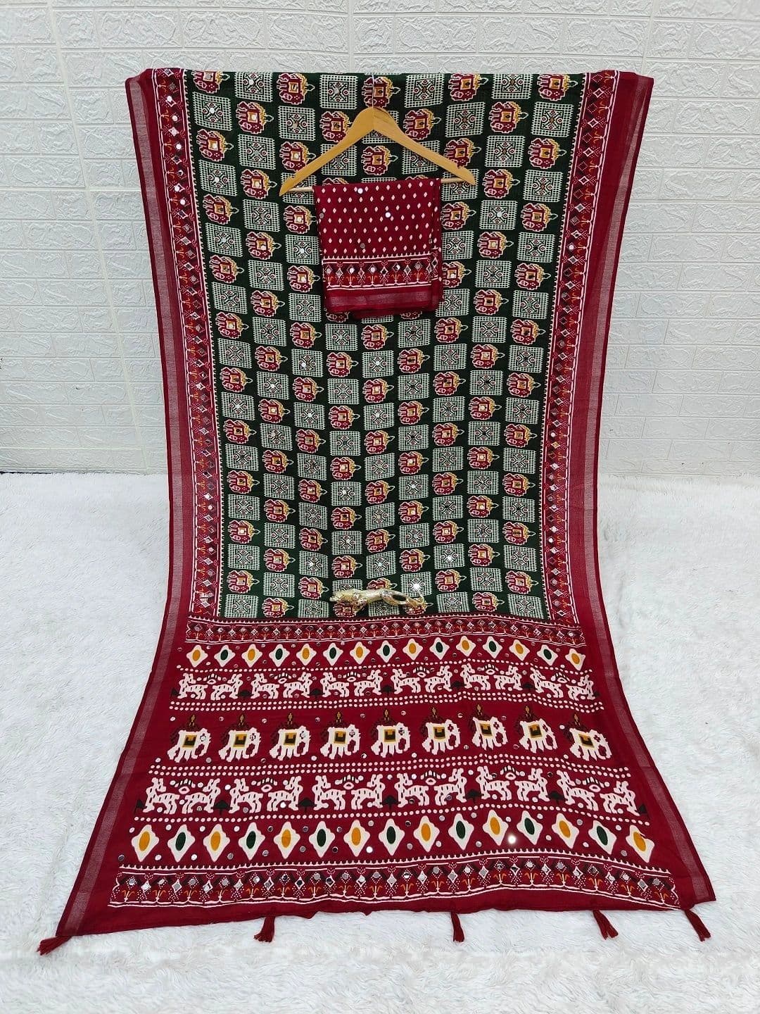FABBRITY Embellished Mirror Work Pure Cotton Designer Saree thumbnail 4