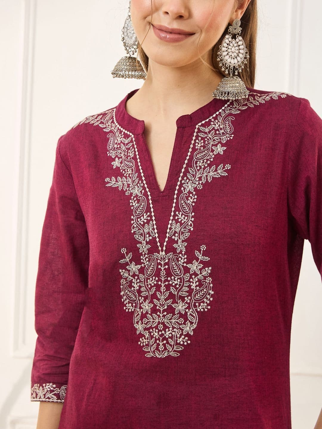 Anouk Ethnic Motifs Embroidered V-Neck Thread Work Pure Cotton Blend Thread Work Kurti thumbnail 5