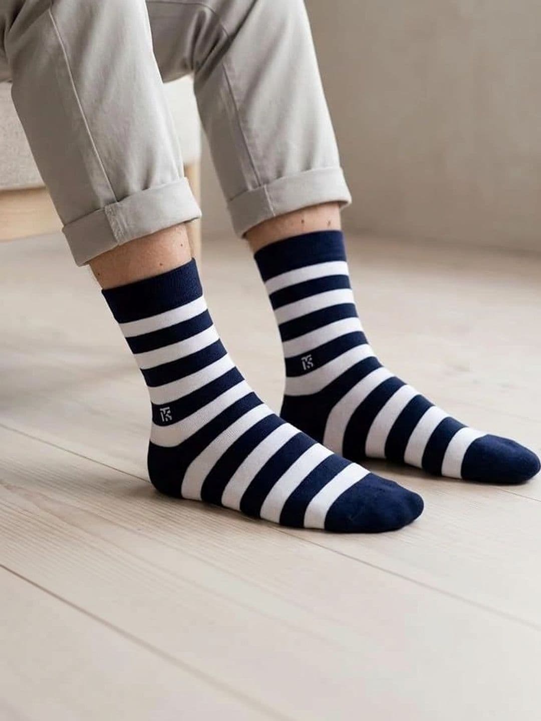 Kikitoes Men Pack of 2 Assorted Striped Calf Length Socks thumbnail 2