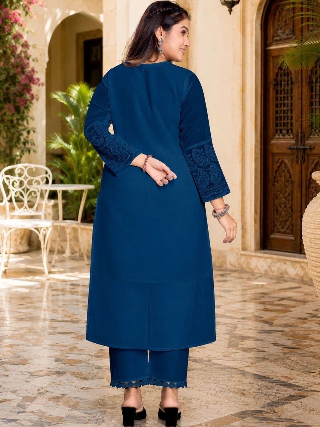 C H CREATION Ethnic Motifs Embroidered Chikankari Pure Georgette Chikankari Kurti thumbnail 2