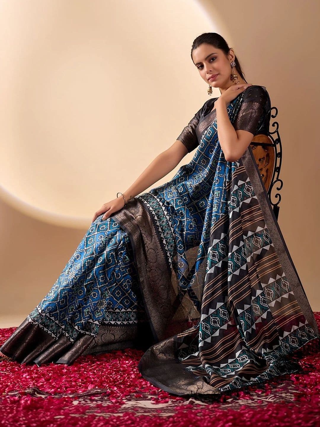 LeeliPeeri Designer Zari Silk Blend Designer Saree thumbnail 5