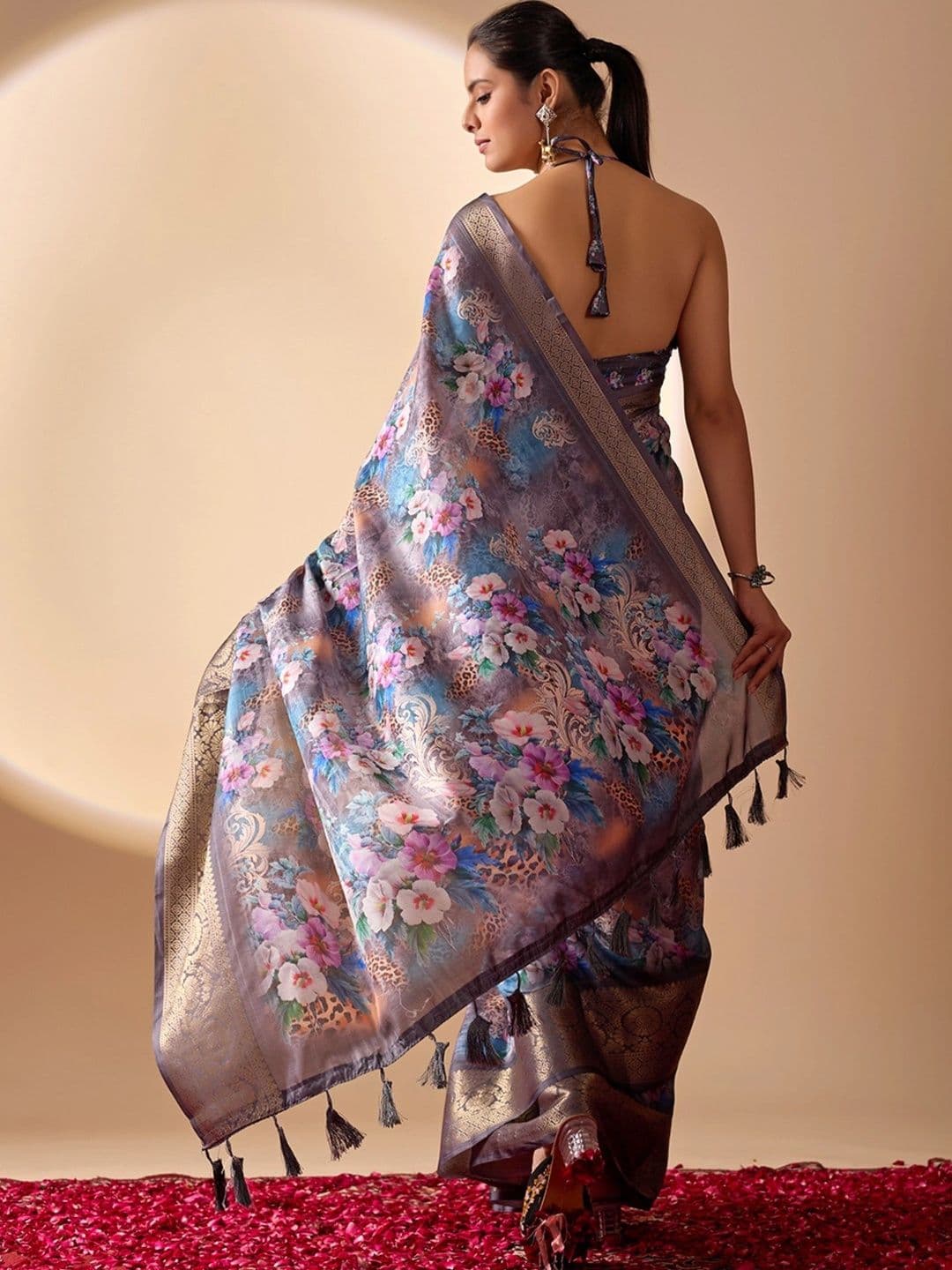 LeeliPeeri Designer Floral Zari Silk Blend Designer Saree thumbnail 7