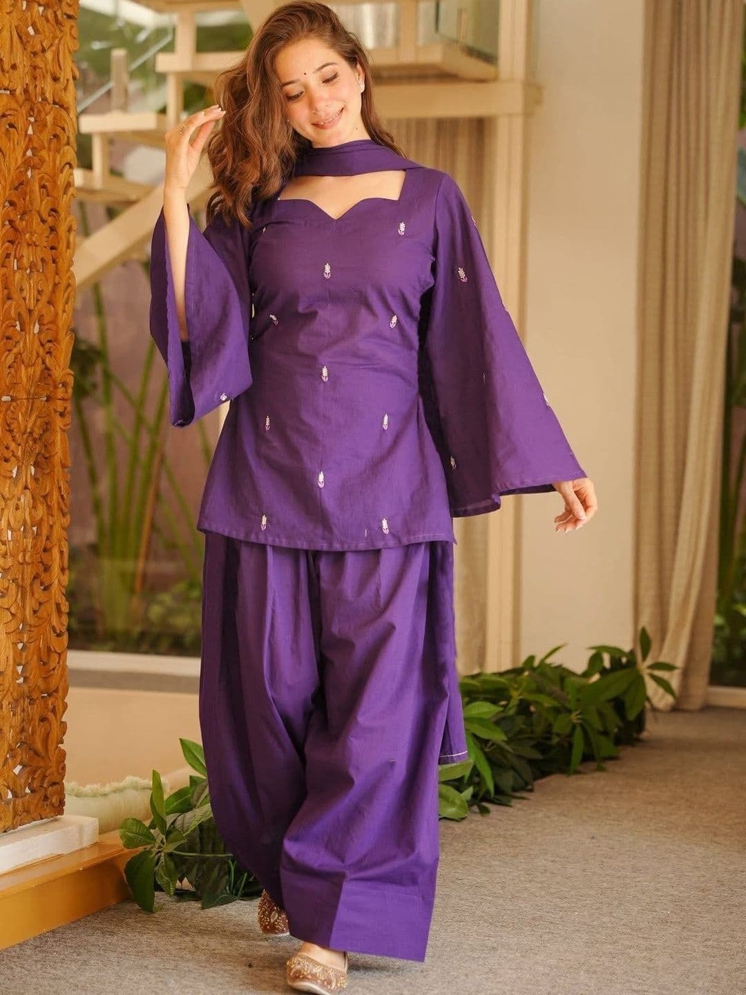 GoSriKi Women Ethnic Motifs Embroidered Regular Thread Work Kurta with Patiala & With Dupatta thumbnail 3