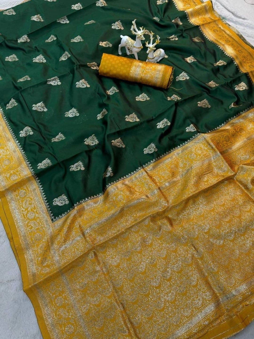 all about you Woven Design Zari Silk Blend Heavy Work Kanjeevaram Saree thumbnail 4