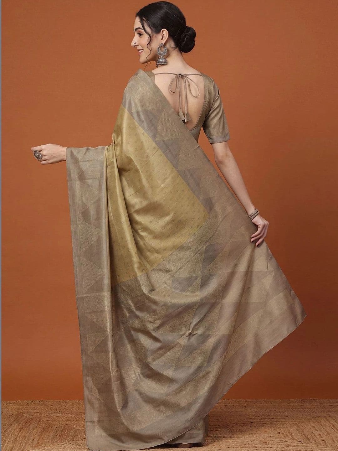 Anouk Floral Silk Blend Designer Tussar Saree thumbnail 4