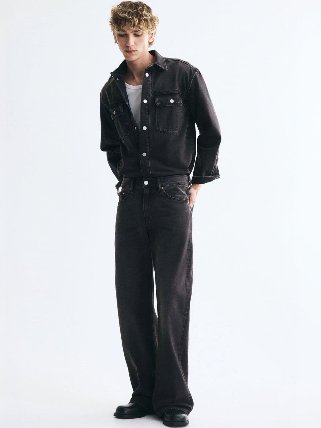 H&M Men Low Distress Jeans - view 1