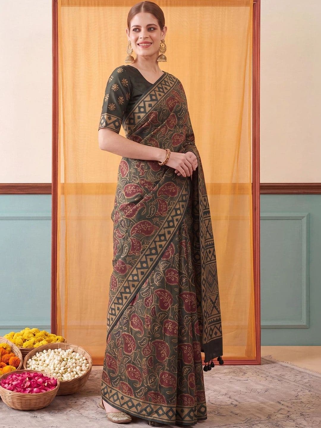 Anouk Floral Silk Blend Designer Block Print Saree thumbnail 3