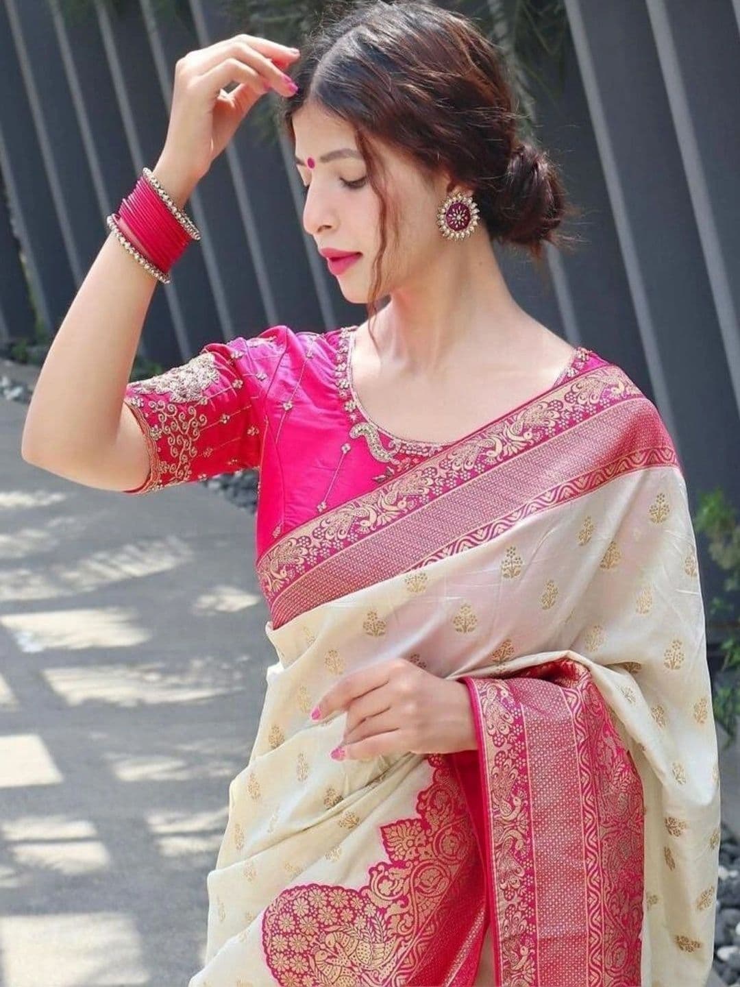 all about you Woven Design Zari Silk Blend Heavy Work Kanjeevaram Saree thumbnail 6