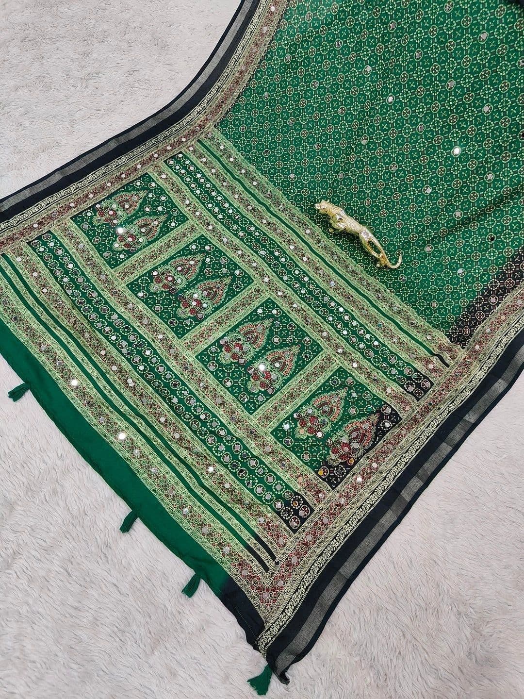 FABBRITY Bandhani Mirror Work Pure Cotton Designer Saree thumbnail 2