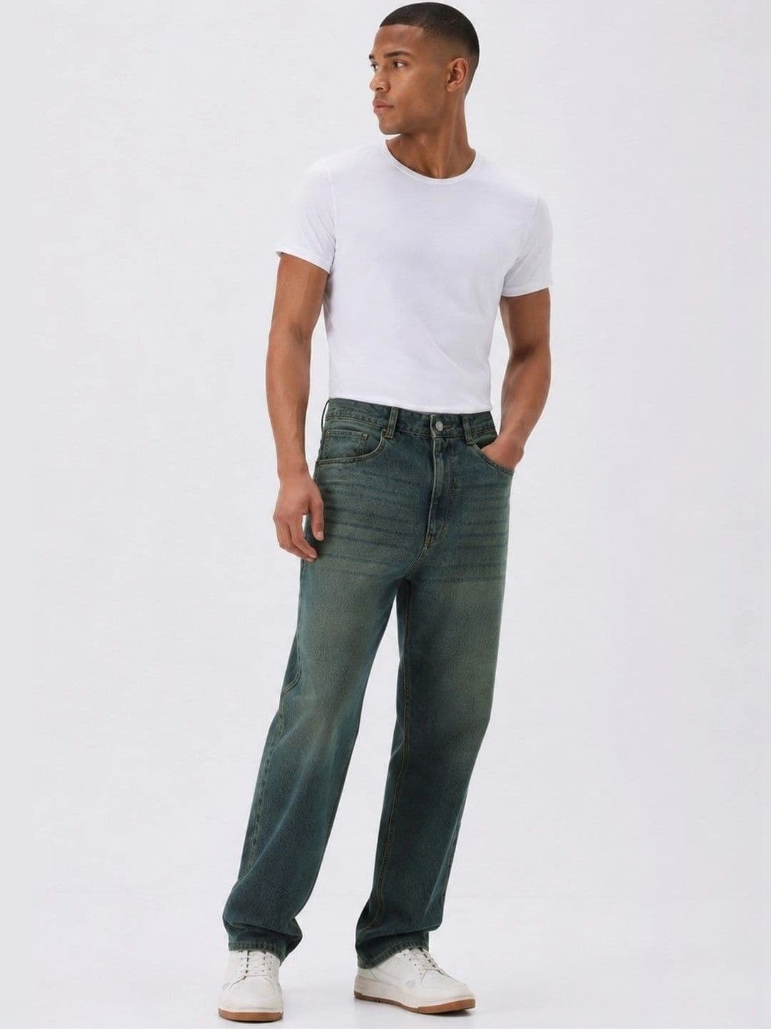 PINKLIT Men Straight Fit Mid-Rise Light Fade Jeans thumbnail 3