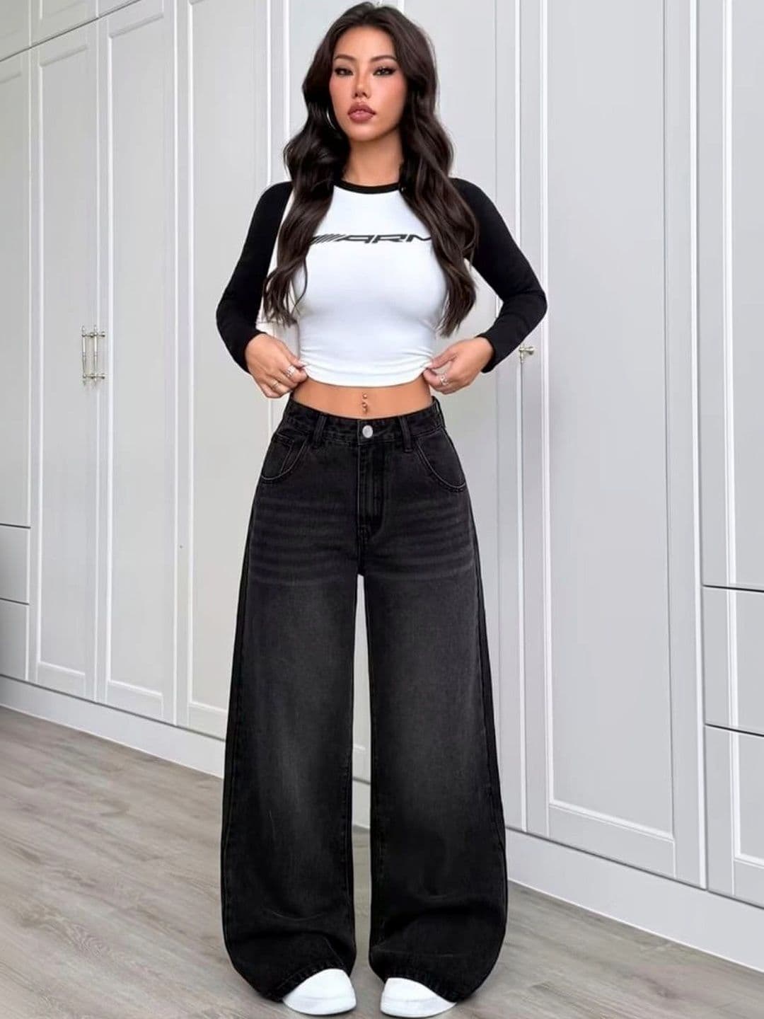 ESLITA Women High-Rise Light Fade Jeans thumbnail 6