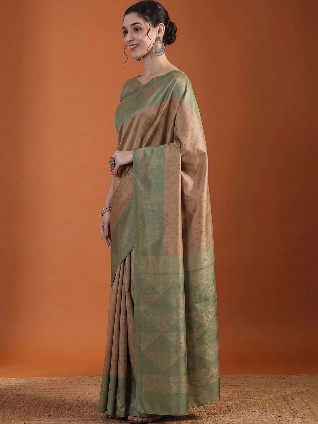 Anouk Floral Silk Blend Designer Tussar Saree thumbnail 5