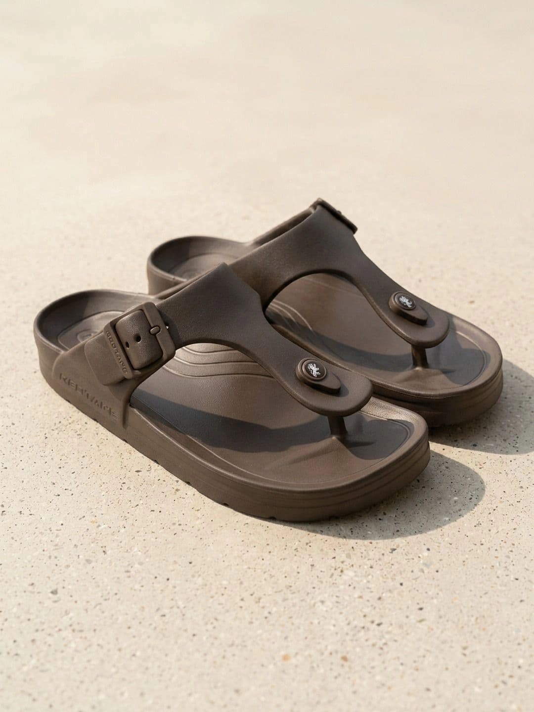 Red Tape Men Thong Flip-Flops - view 1