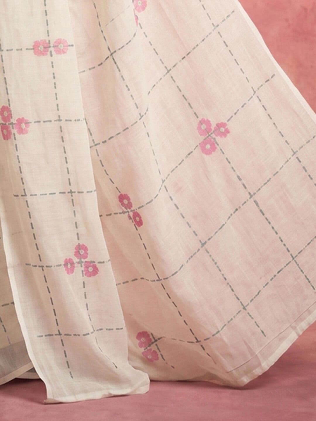 KINDA DESI Floral Embroidered Pure Linen Fusion Saree thumbnail 2