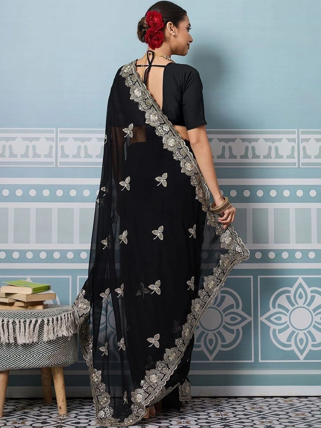 Leelavati Women Ethnic Motifs Embroidered Pure Georgette Saree thumbnail 6