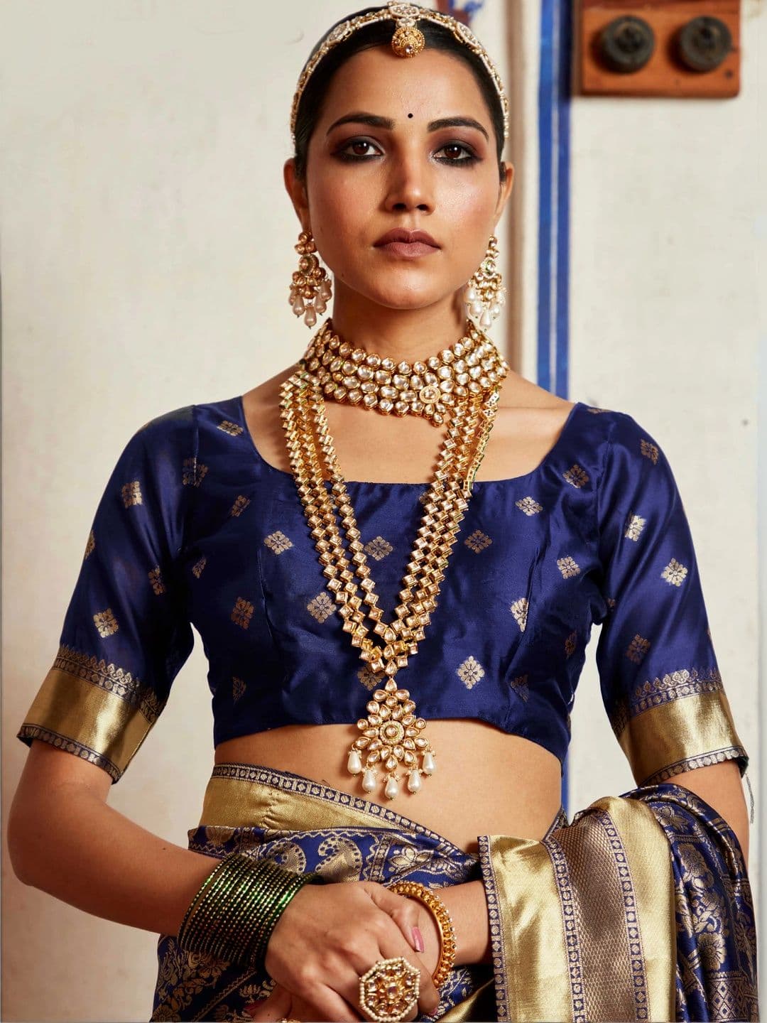 ELINA FASHION & HOME Woven Design Zari Silk Blend Designer Banarasi Saree thumbnail 2