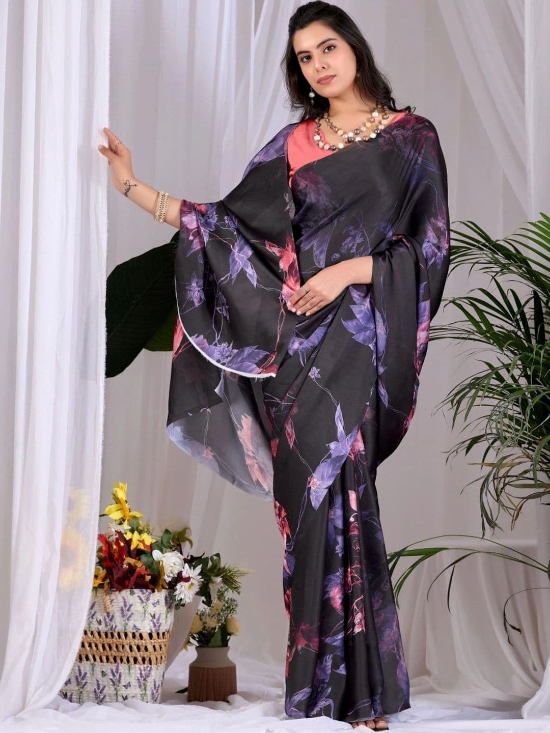 LeeliPeeri Designer Floral Designer Saree thumbnail 3