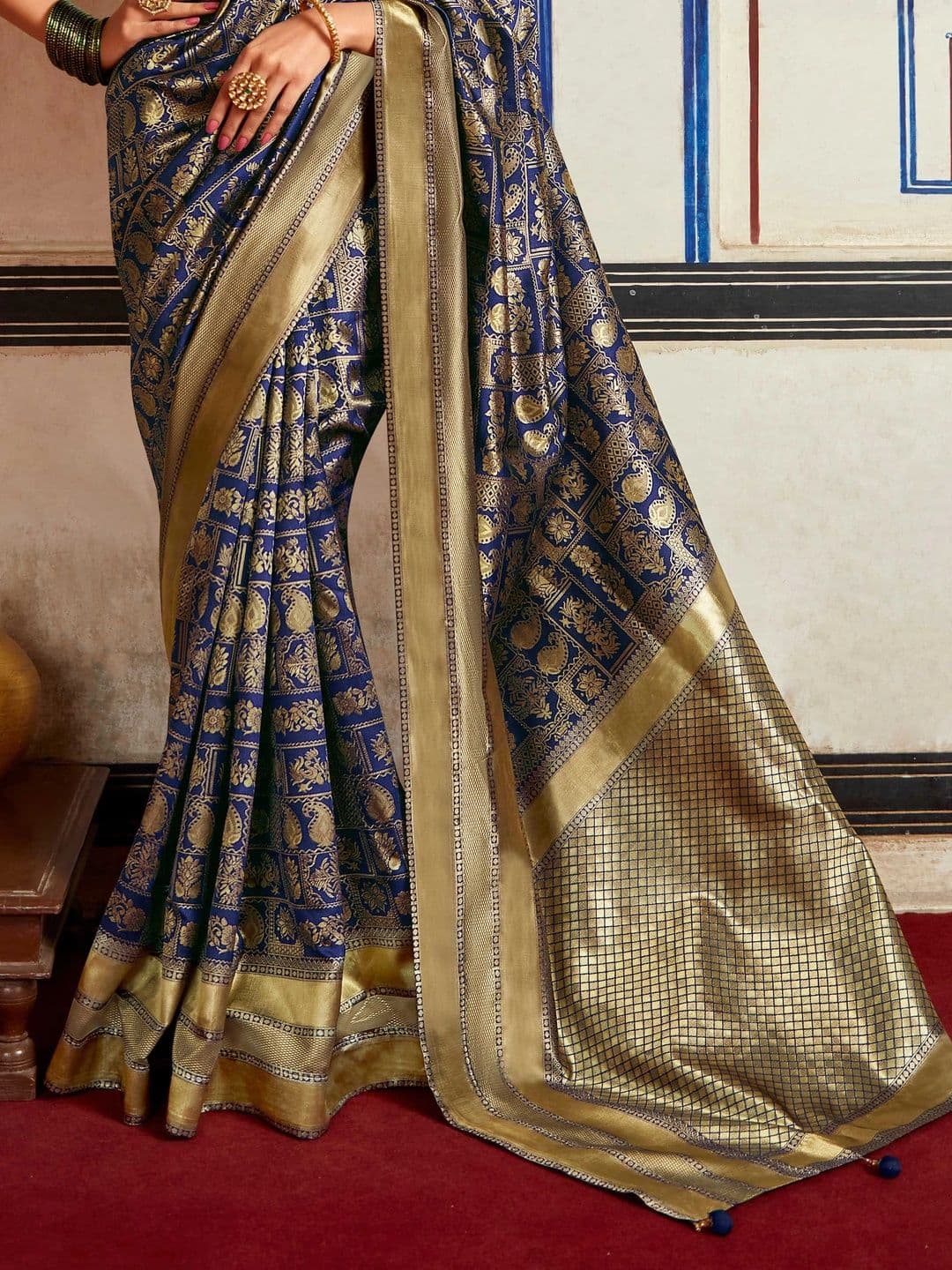 ELINA FASHION & HOME Woven Design Zari Silk Blend Designer Banarasi Saree thumbnail 4