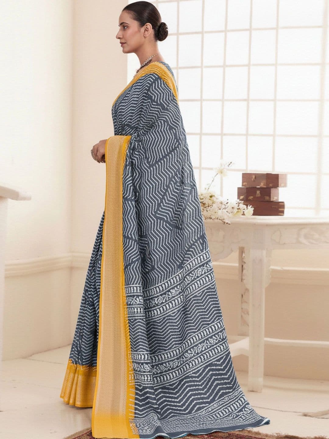 ELINA FASHION & HOME Silk Blend Designer Saree thumbnail 2