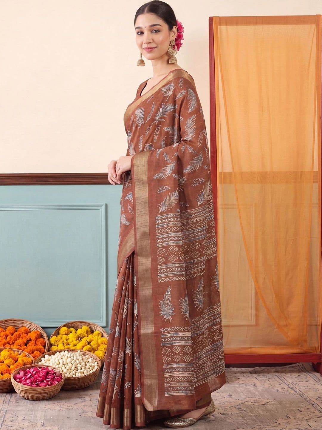 Anouk Floral Zari Silk Blend Designer Saree thumbnail 6