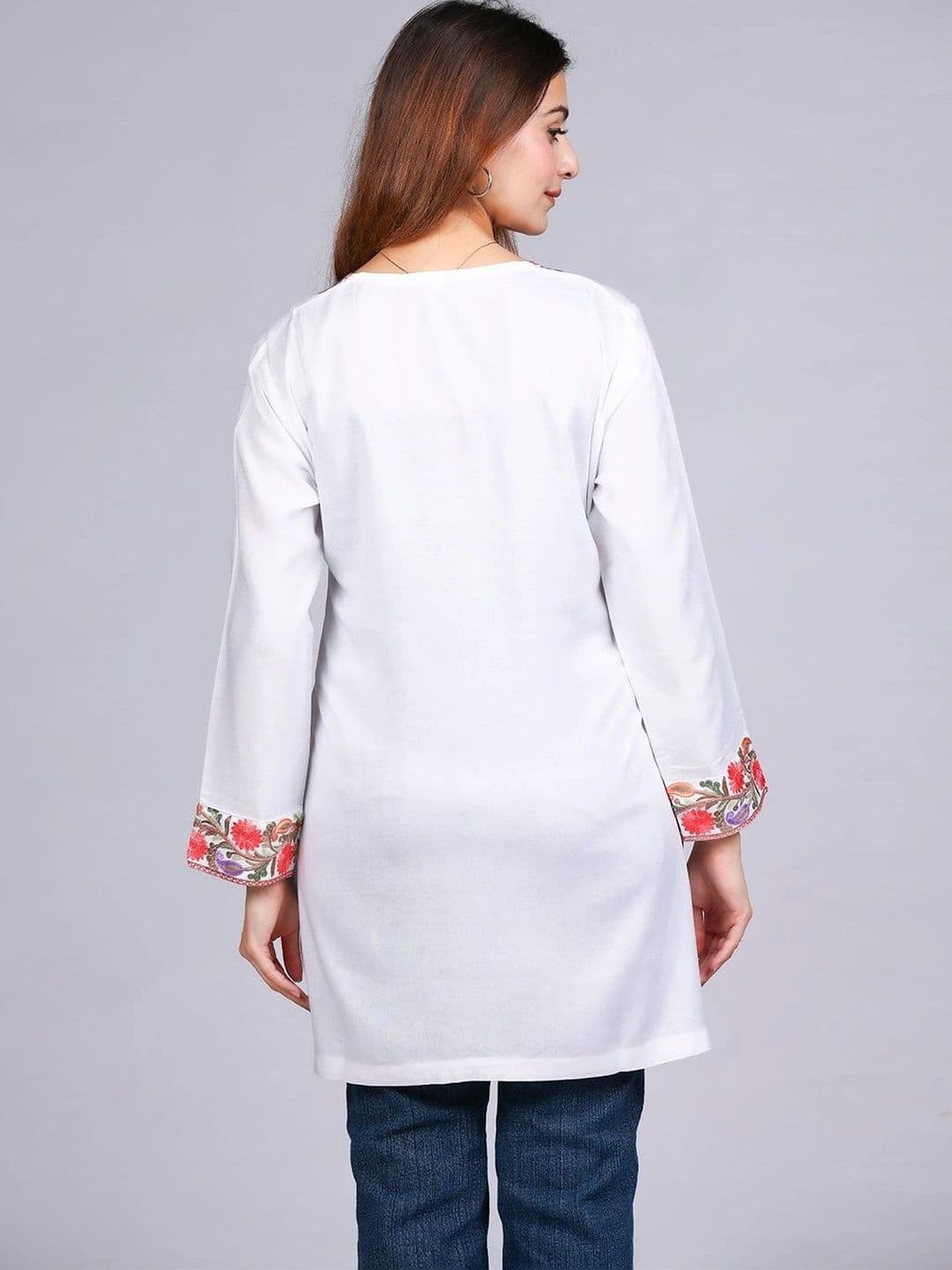Anouk Women Floral Embroidered Thread Work Floral Kurta thumbnail 6