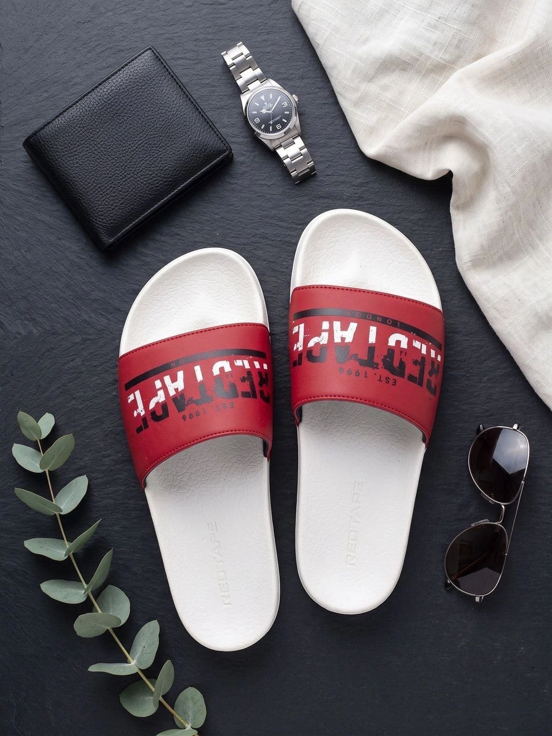 Red Tape Men Printed Sliders - view 1