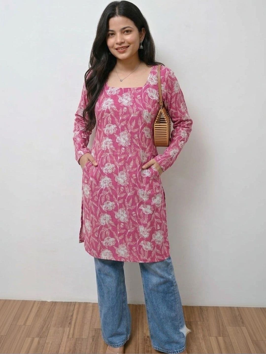 CHIRAAI Women Floral Printed Floral Kurta thumbnail 4