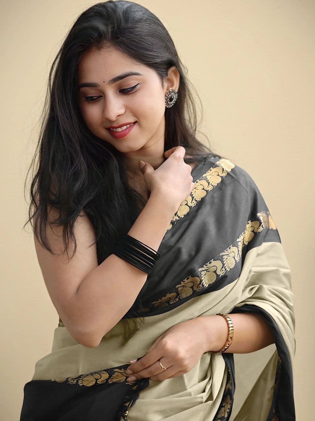 UMANTA Ethnic Motifs Zari Silk Cotton Designer Gadwal Saree thumbnail 5