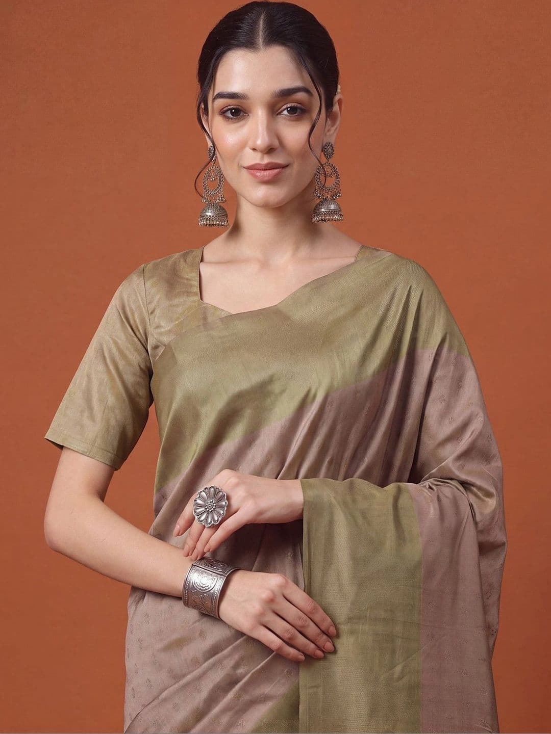 Anouk Floral Silk Blend Designer Tussar Saree thumbnail 2