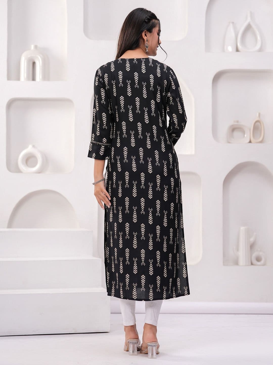 kipek Women Floral Printed Kurta thumbnail 2