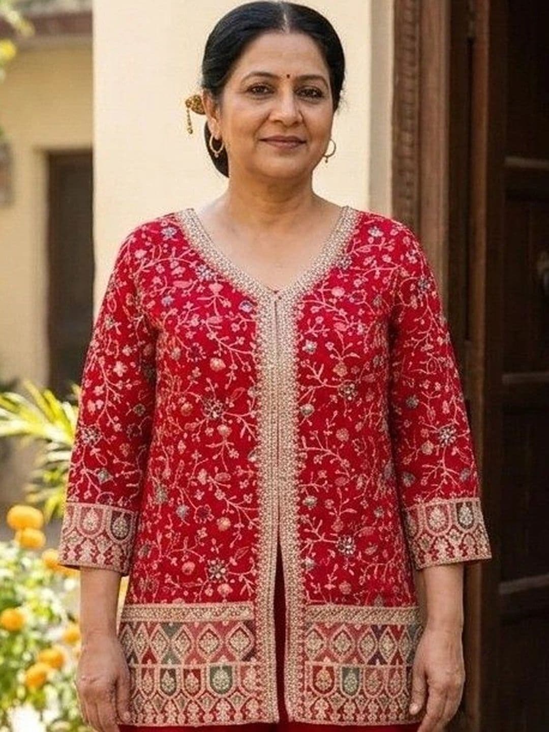 NORIVA Women Ethnic Motifs Embroidered Regular Kurta with Palazzos thumbnail 3