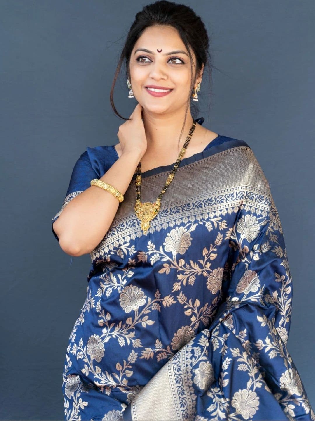 Dhaaga Ghar Woven Design Zari Art Silk Banarasi Saree thumbnail 4