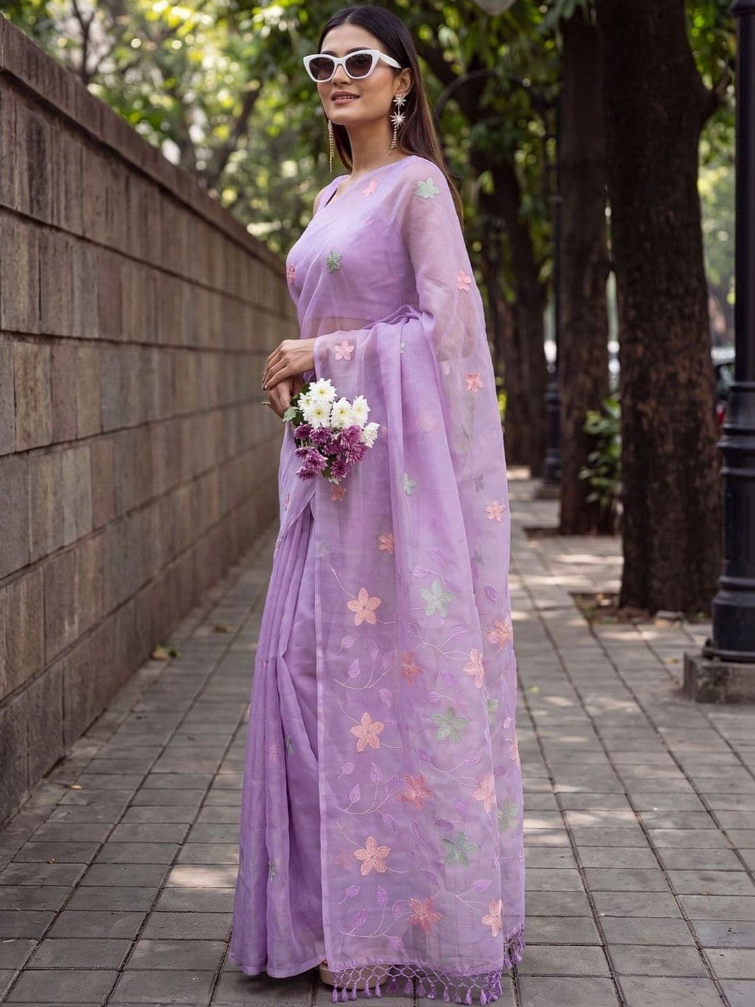 Sangria Floral Tissue Designer Saree thumbnail 6