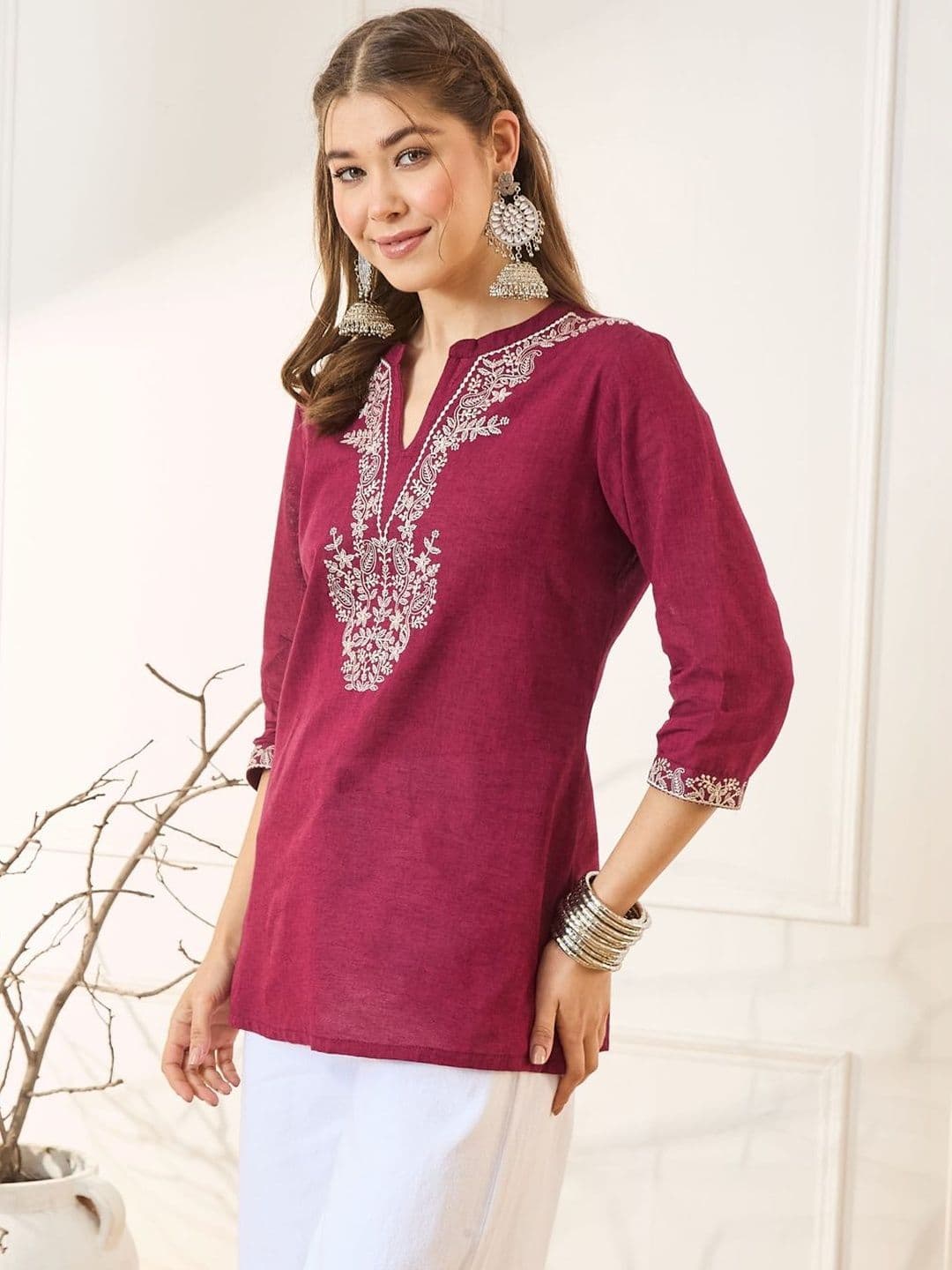 Anouk Ethnic Motifs Embroidered V-Neck Thread Work Pure Cotton Blend Thread Work Kurti thumbnail 2